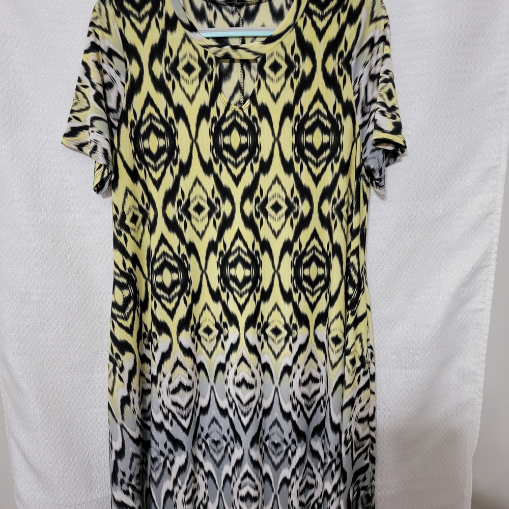 Stylish Black and Yellow Patterned Women's Top DRES